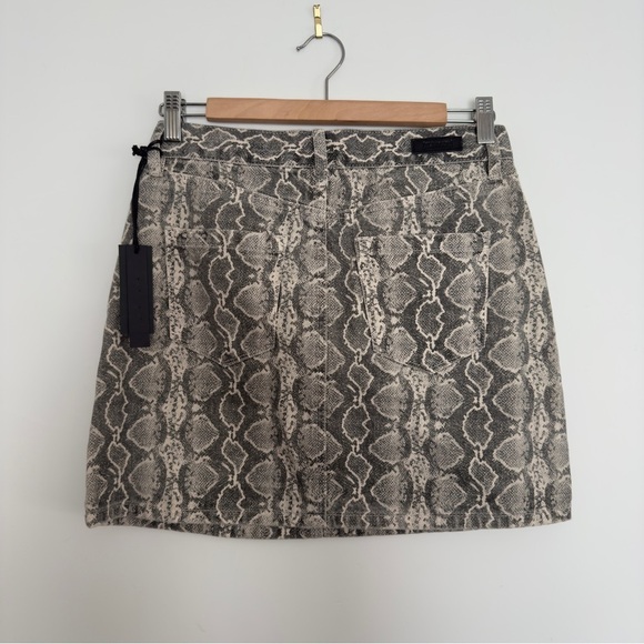 BLANK NYC snake print denim skirt NWT  size: 25 - Picture 3 of 5